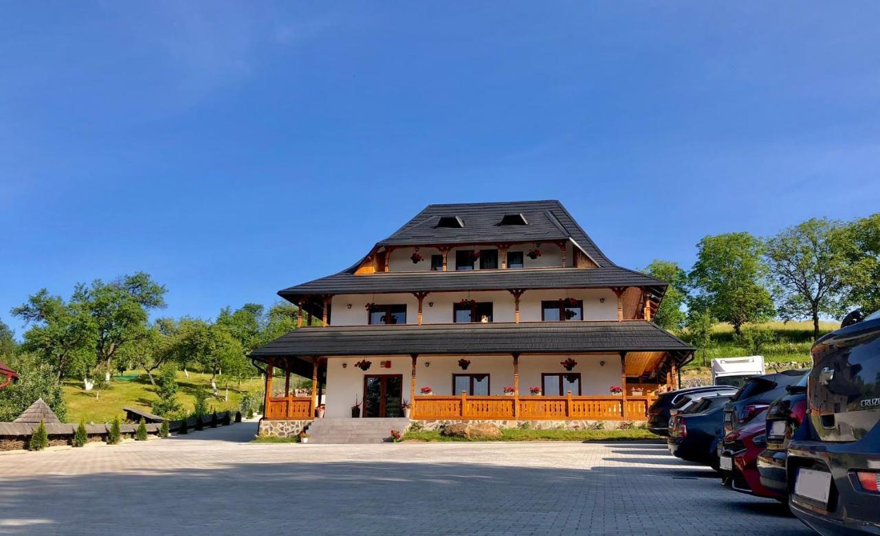 Pensiunea Roca Maramures Deseşti Buitenkant foto